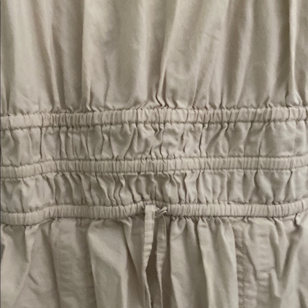 Elegant Beige Sleeveless Dress - Picture 3 of 3
